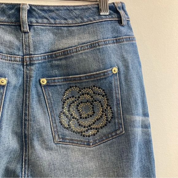 ST-JOHN Sz 8 Distressed Wiskering Mid-Wash Straight Leg Rosette on Pocket Jeans - Picture 9 of 11